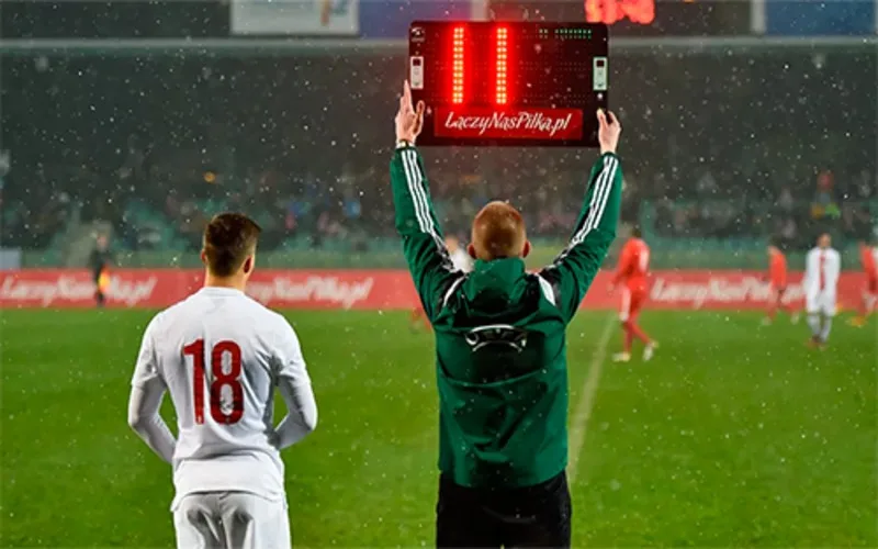 Luật thay người FIFA mới nhất trong bóng đá hiện đại