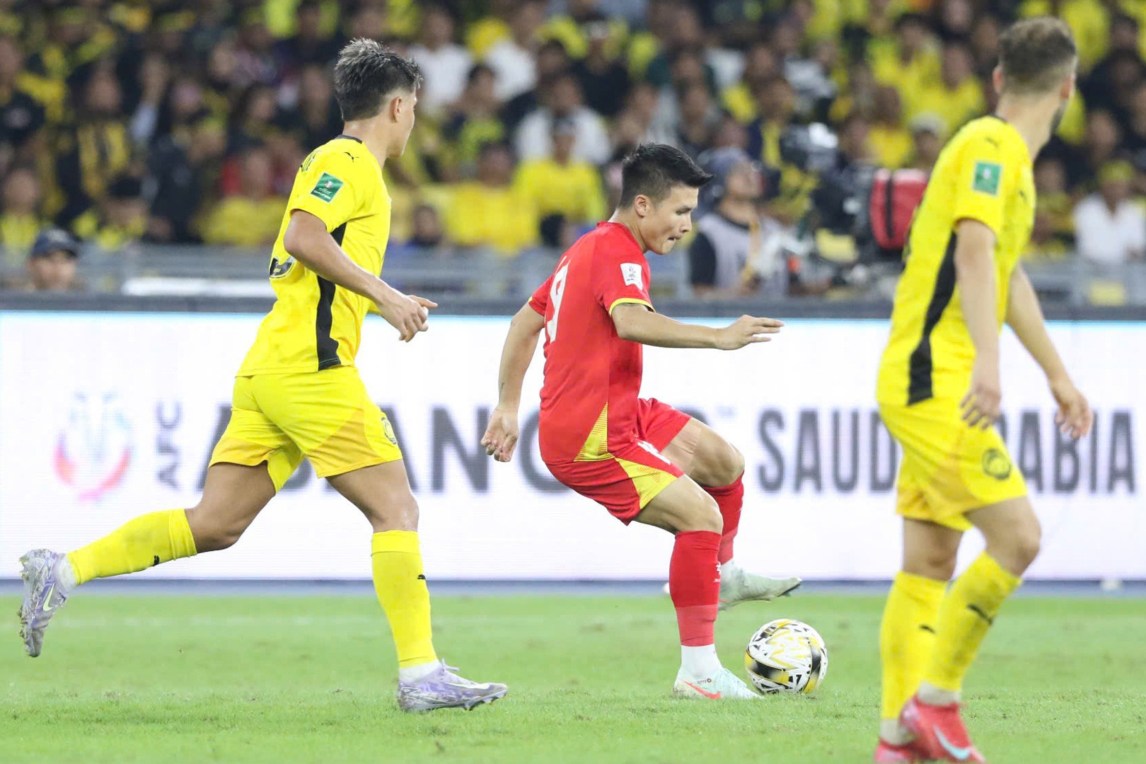 Áp lực cực lớn và yêu cầu chiến lược rõ ràng khi sắp đến hạn chót FAM kiện FIFA lên CAS