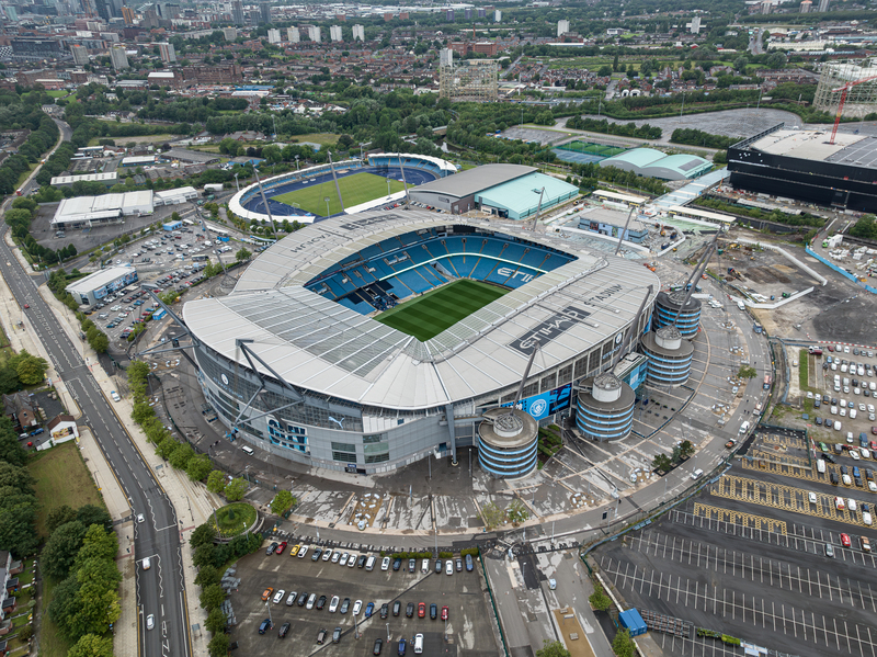 Sân thành phố Manchester ban đầu được xây dựng phục vụ Commonwealth Games 2002 trước khi trở thành sân nhà hiện đại của Man City.