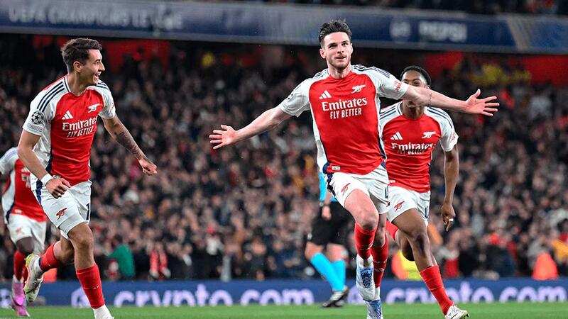 Arsenal thường được biết đến với lối chơi kiểm soát bóng, phối hợp kỹ thuật và tinh thần tấn công chủ động.