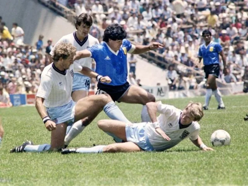 Pha đi bóng ngoạn mục vượt qua 5 cầu thủ Anh của Maradona để ghi "Bàn thắng đẹp nhất lịch sử các kỳ World Cup".